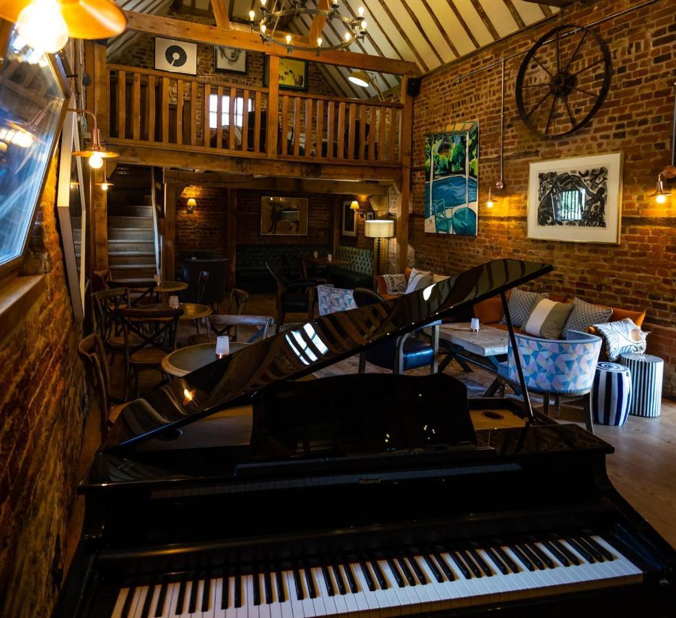 Tewinbury Farm Hotel Extérieur photo