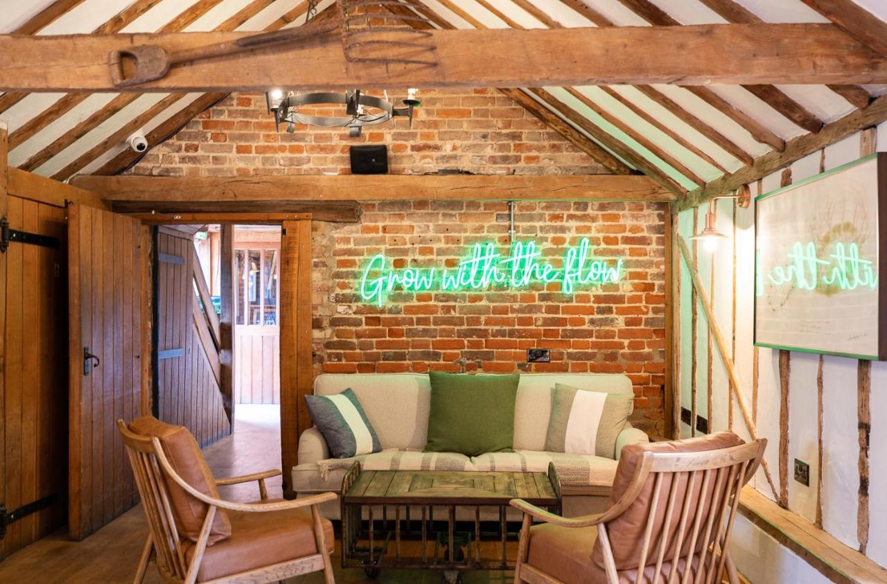Tewinbury Farm Hotel Extérieur photo