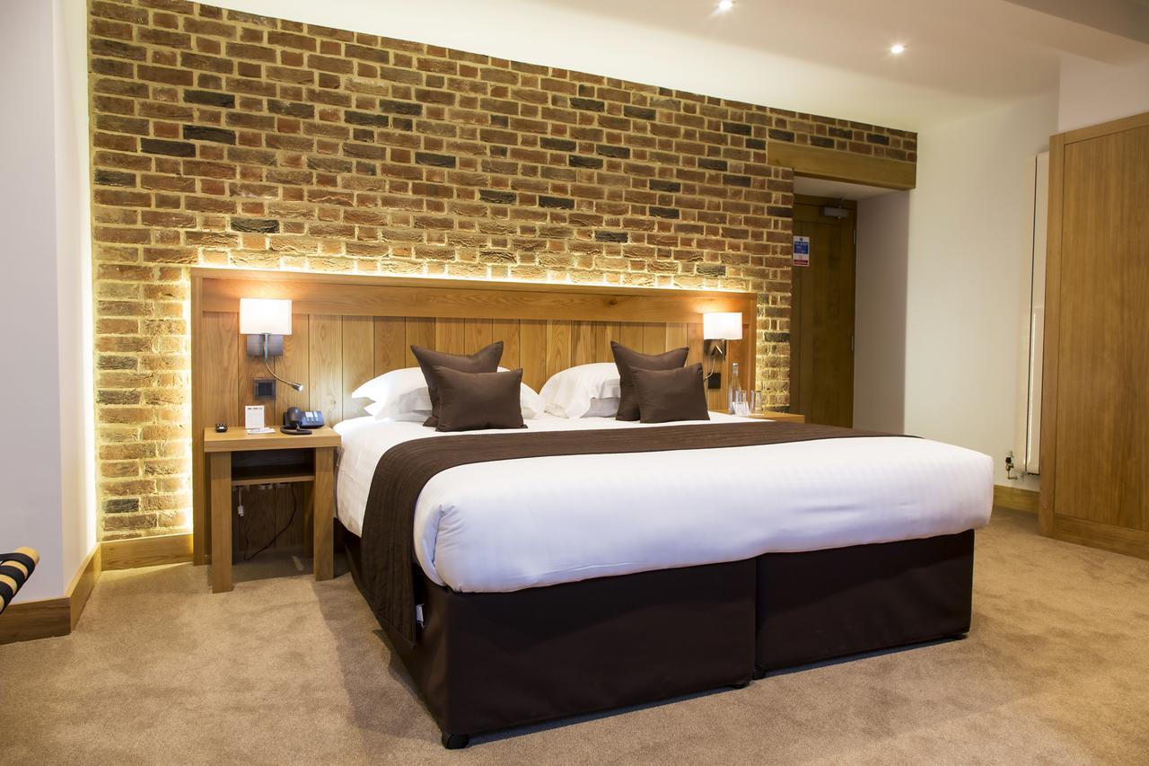 Tewinbury Farm Hotel Extérieur photo