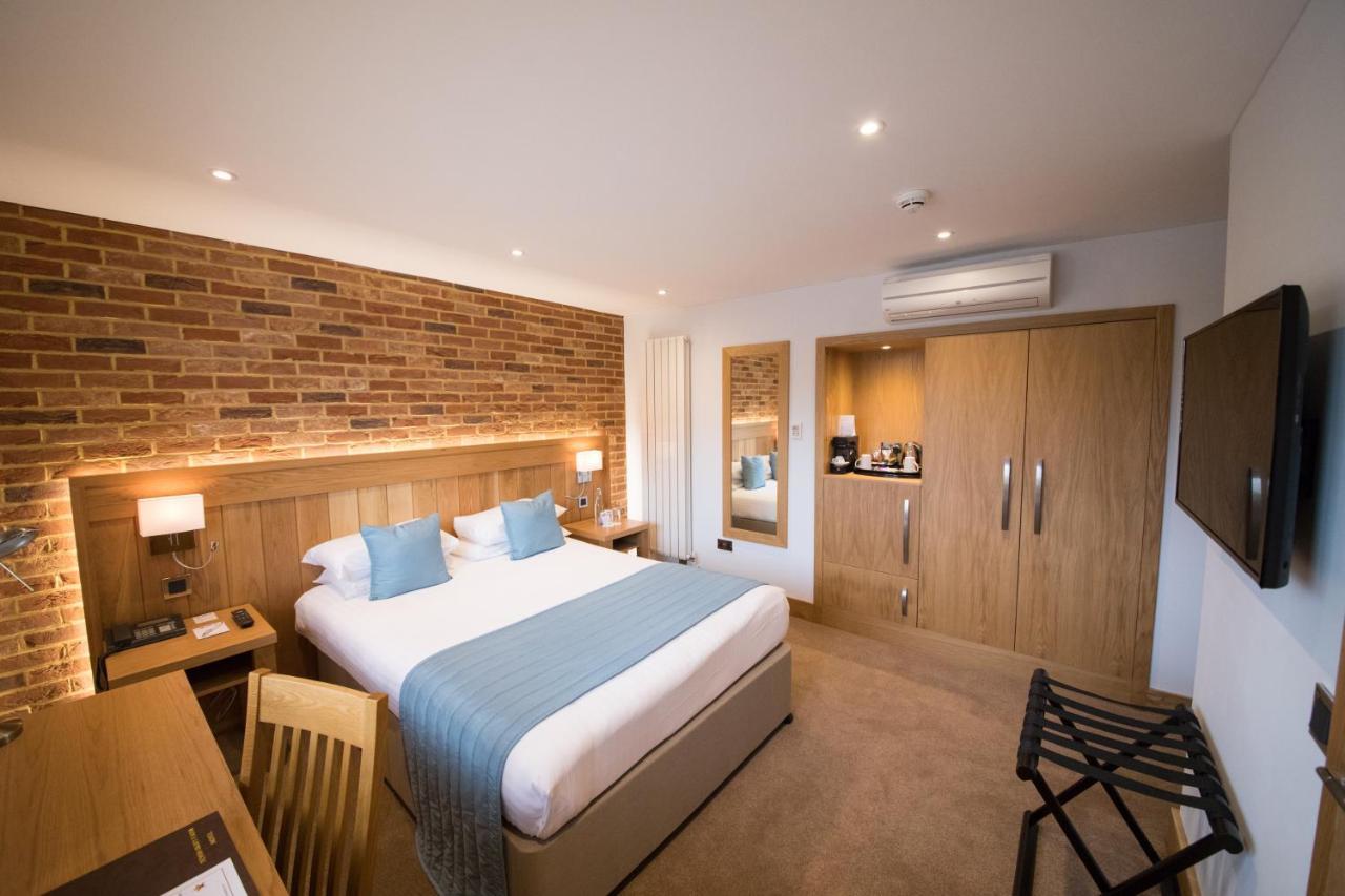 Tewinbury Farm Hotel Extérieur photo